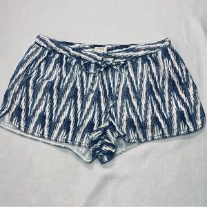 J.Crew Blue & White Chevron Drawstring Linen Blend Shorties Size M #1102